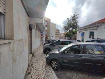 Loja para Arrendamento em São Domingos de Benfica