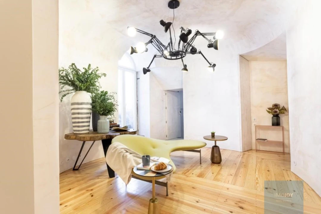 Apartamento T10 para Venda em Santa Maria Maior Foto 9