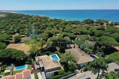 Moradia T5 para Venda em Albufeira e Olhos de Água