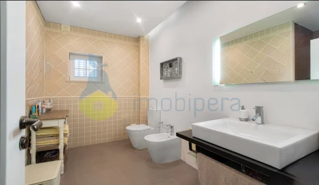 Moradia T5 para Venda em Albufeira e Olhos de Água