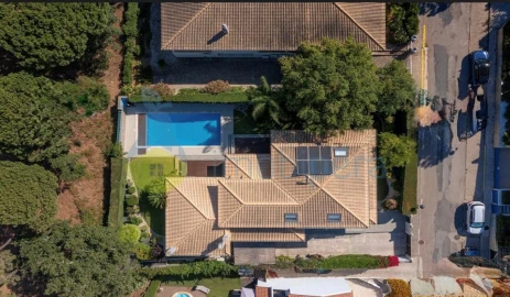 Moradia T5 para Venda em Albufeira e Olhos de Água