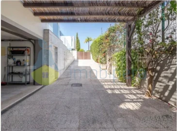 Moradia T5 para Venda em Albufeira e Olhos de Água