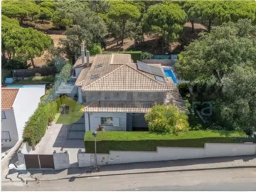 Moradia T5 para Venda em Albufeira e Olhos de Água