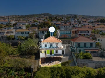 Moradia T4 para Venda em Funchal (Santa Maria Maior)