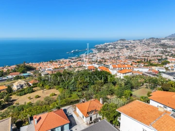 Moradia T4 para Venda em Funchal (Santa Maria Maior)