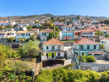 Moradia T4 para Venda em Funchal (Santa Maria Maior)