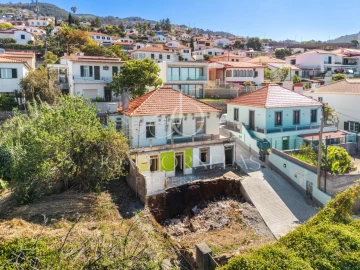 Moradia T4 para Venda em Funchal (Santa Maria Maior)