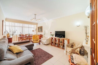 Apartamento T3 para Venda em Massamá e Monte Abraão