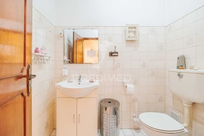 Apartamento T3 para Venda em Massamá e Monte Abraão