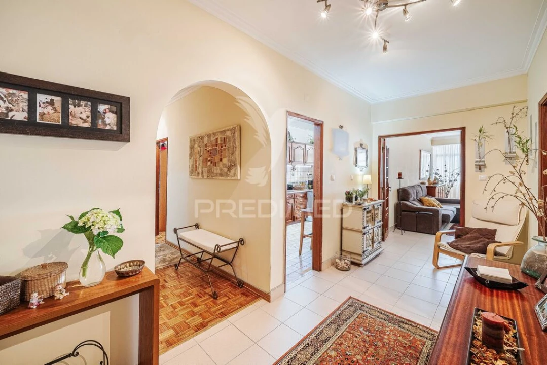 Apartamento T3 para Venda em Massamá e Monte Abraão Foto 1