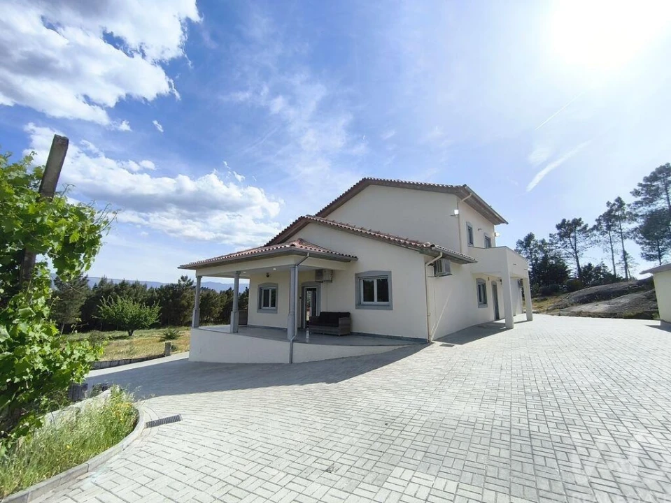 Quinta T5 para Venda em Figueiro da Granja Foto 34