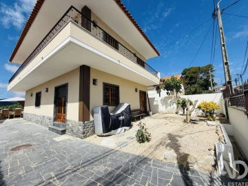 Moradia T4 para Venda em São João das Lampas e Terrugem