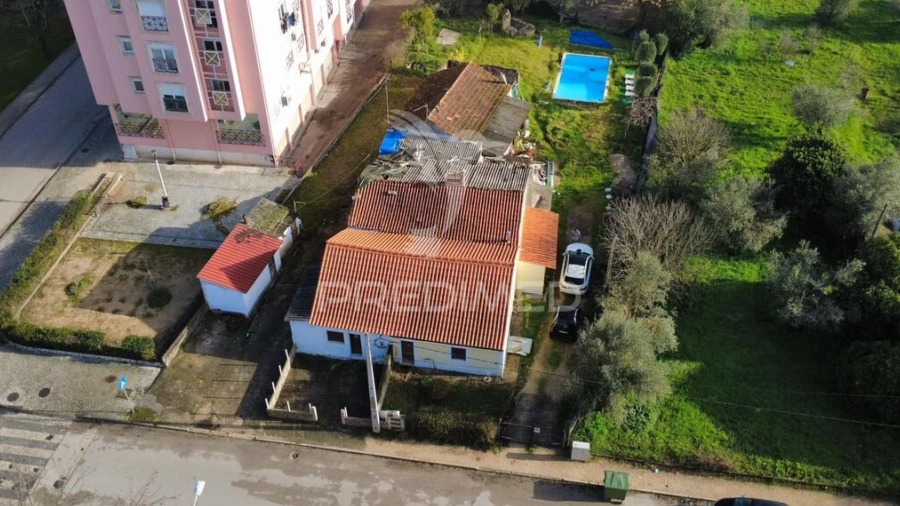 Moradia para Venda em Além da Ribeira e Pedreira
