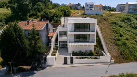 Terreno para Venda em Gulpilhares e Valadares