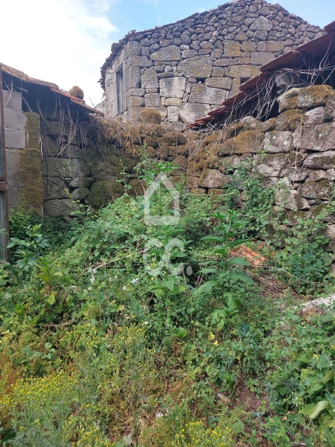 Terreno para Venda em Queirã