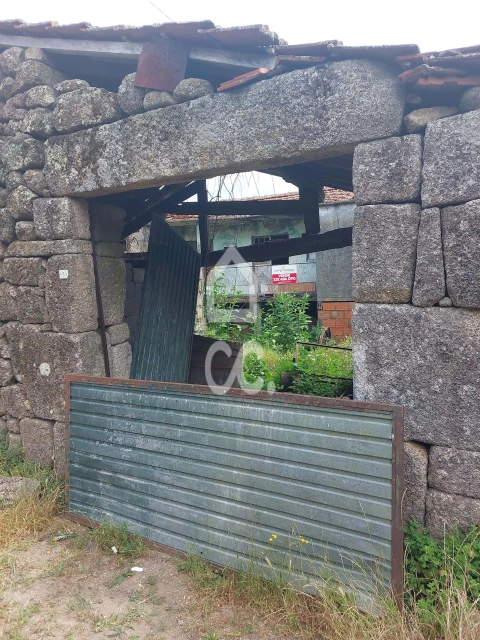 Terreno para Venda em Queirã