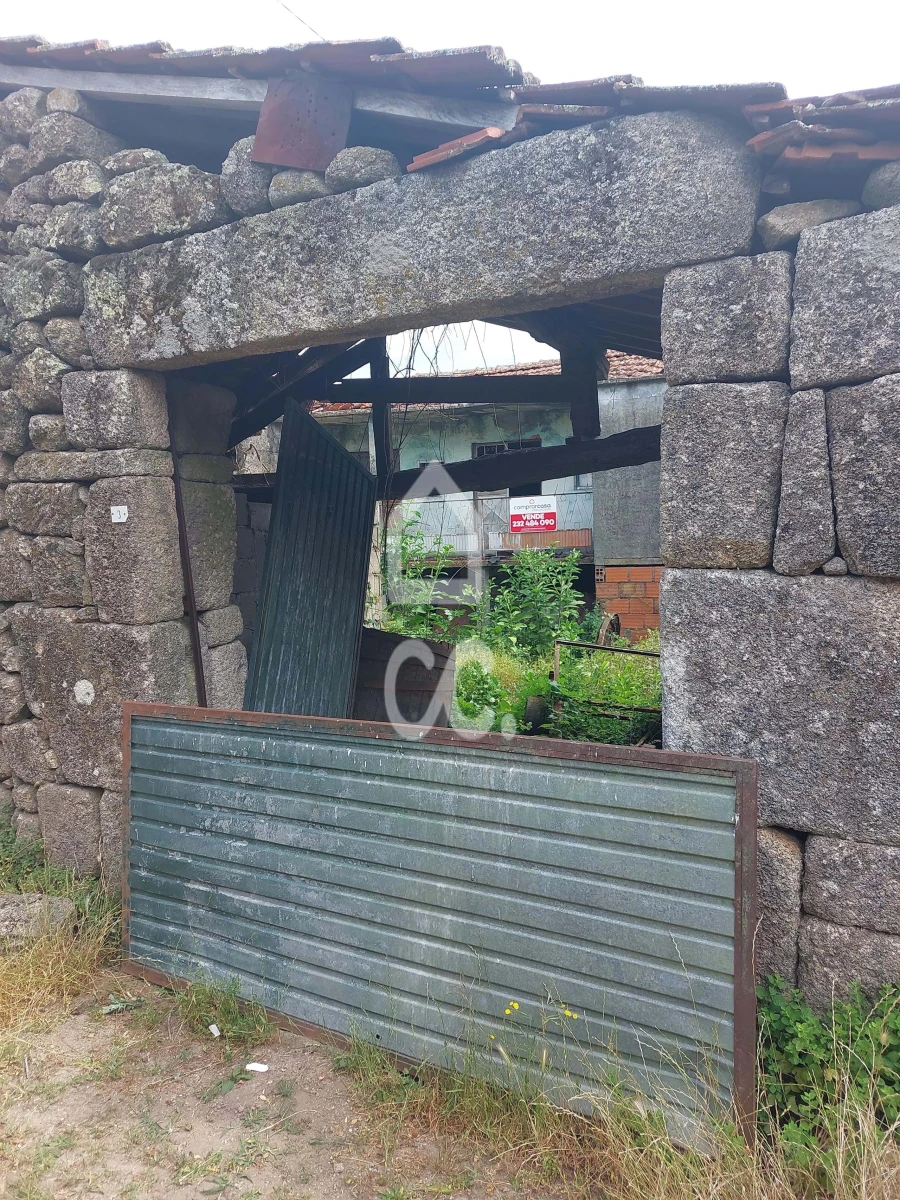 Terreno para Venda em Queirã Foto 10