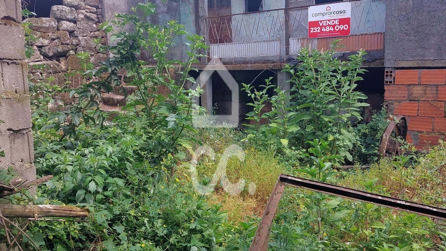 Terreno para Venda em Queirã