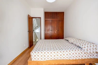 Moradia T3 para Arrendamento em Lagos (São Sebastião e Santa Maria)