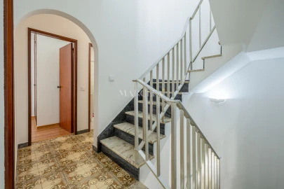 Moradia T3 para Arrendamento em Lagos (São Sebastião e Santa Maria)