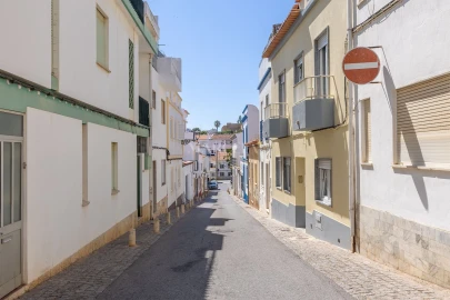 Moradia T3 para Arrendamento em Lagos (São Sebastião e Santa Maria)