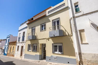Moradia T3 para Arrendamento em Lagos (São Sebastião e Santa Maria)