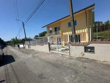 Moradia T3 para Venda em Santa Maria da Feira, Travanca, Sanfins e Espargo