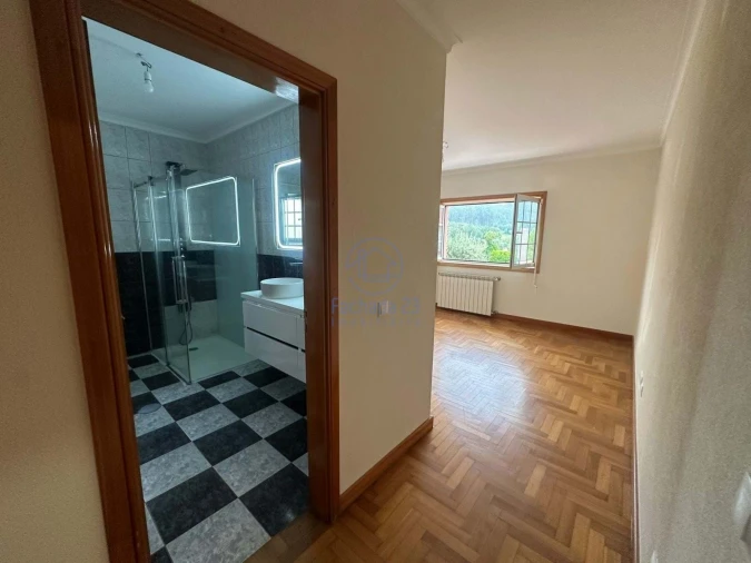 Moradia T3 para Venda em Canedo Foto 6