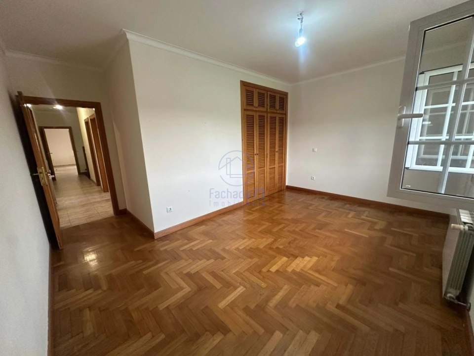 Moradia T3 para Venda em Canedo Foto 3