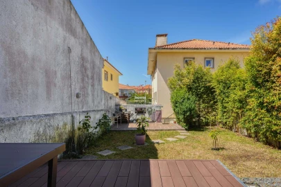 Moradia T2 para Venda em Carcavelos e Parede