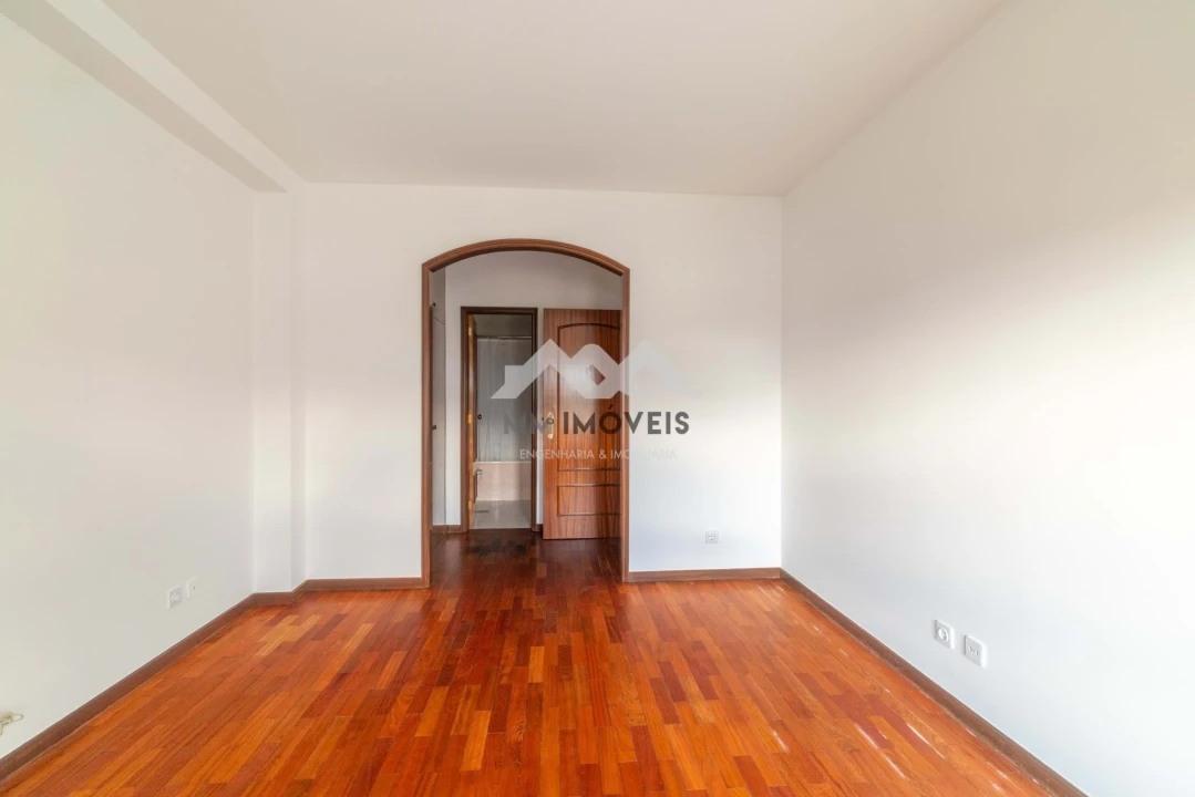 Apartamento T2 para Arrendamento em Rio Tinto Foto 9