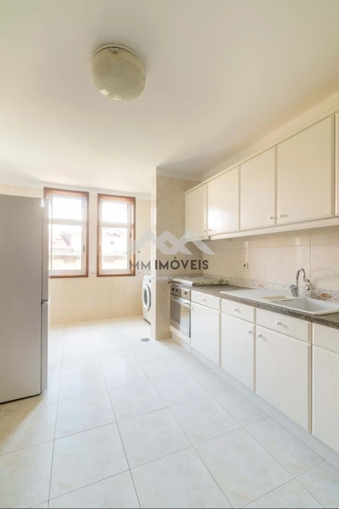 Apartamento T2 para Arrendamento em Rio Tinto