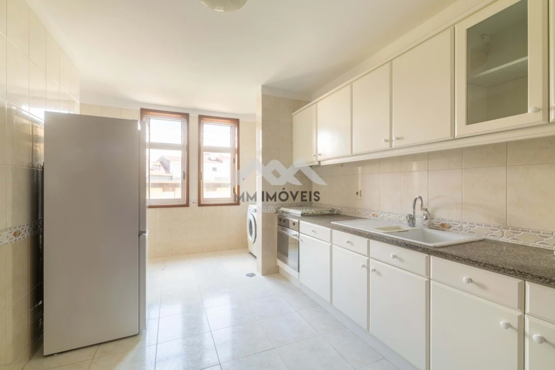 Apartamento T2 para Arrendamento em Rio Tinto Foto 23