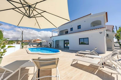 Moradia T7 para Venda em Albufeira e Olhos de Água
