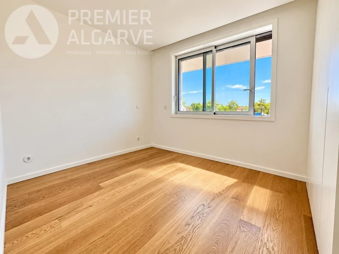 Apartamento T2 para Venda em Faro (Sé e São Pedro) Foto 3
