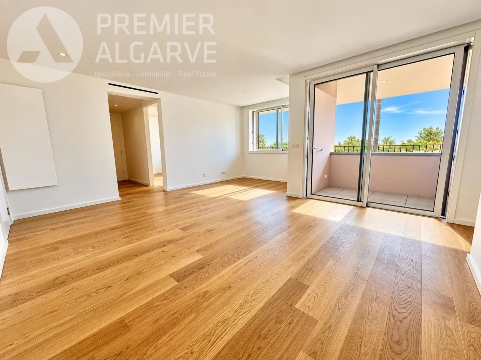 Apartamento T2 para Venda em Faro (Sé e São Pedro) Foto 2