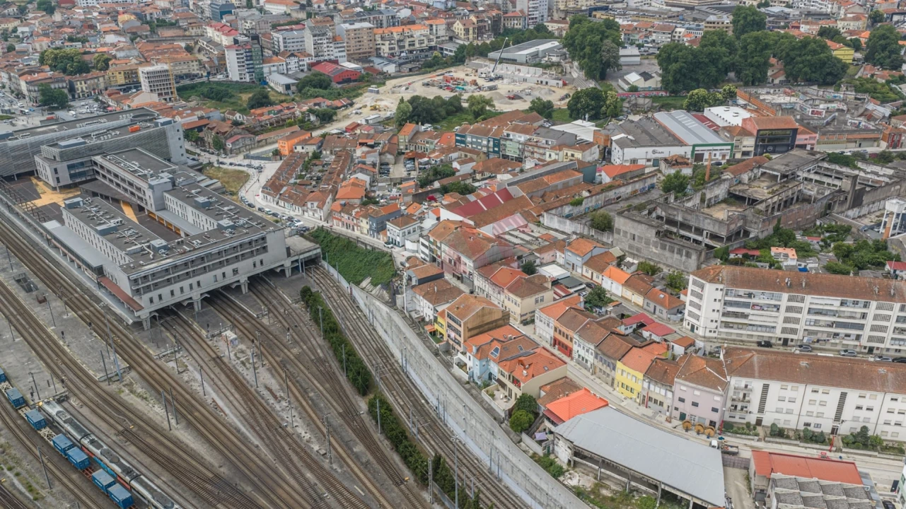 Apartamento T2 para Venda em Campanhã Foto 4