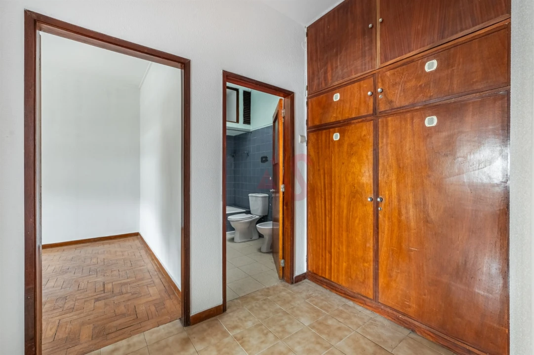 Apartamento T2 para Venda em Campanhã Foto 13