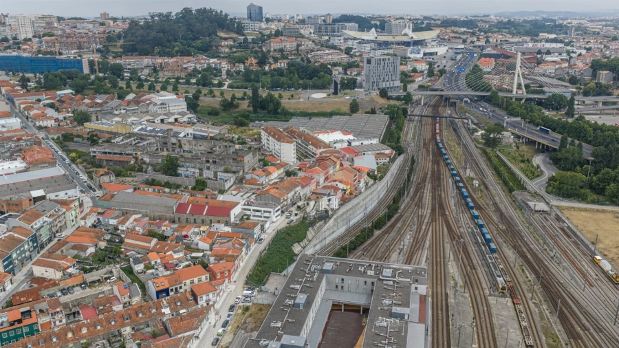 Apartamento T2 para Venda em Campanhã Foto 5