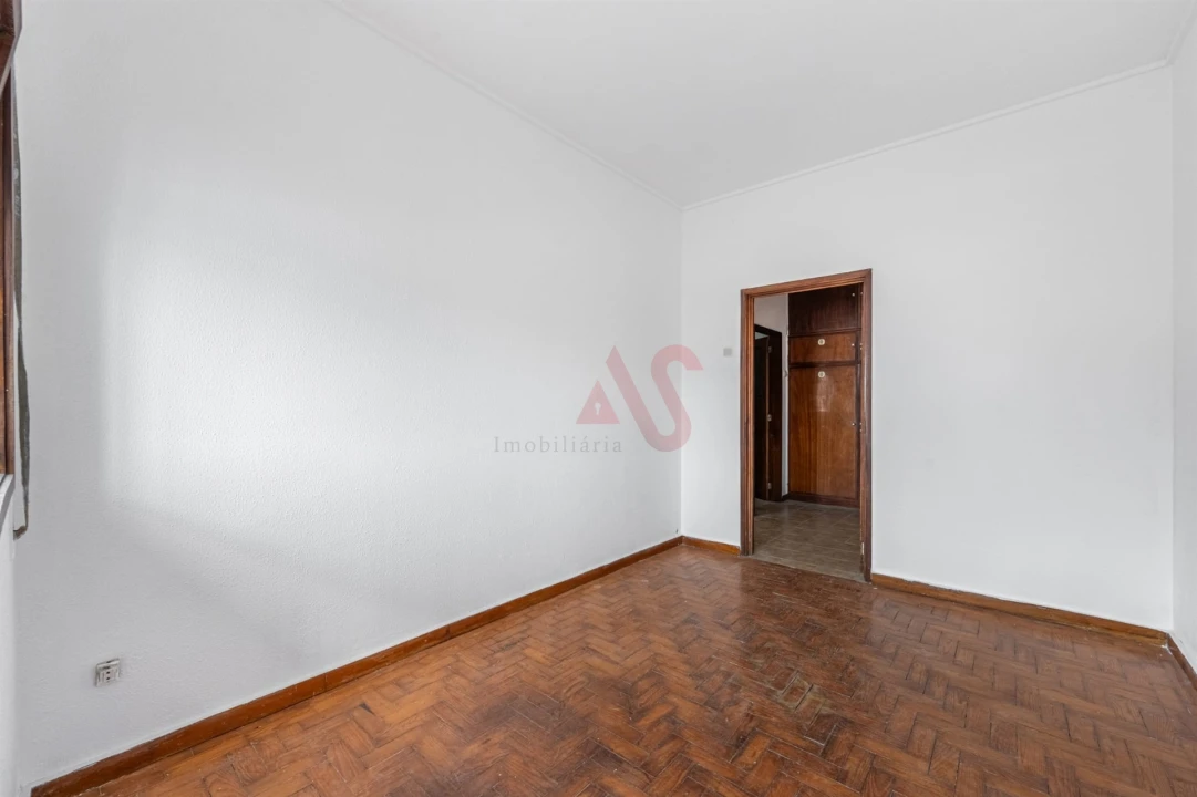 Apartamento T2 para Venda em Campanhã Foto 9