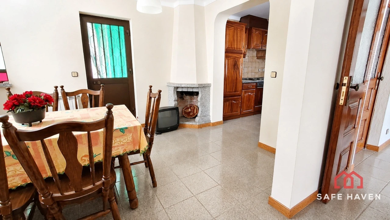 Moradia T5 para Venda em Sazes da Beira Foto 3
