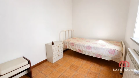 Moradia T5 para Venda em Sazes da Beira