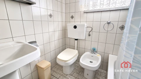 Moradia T5 para Venda em Sazes da Beira