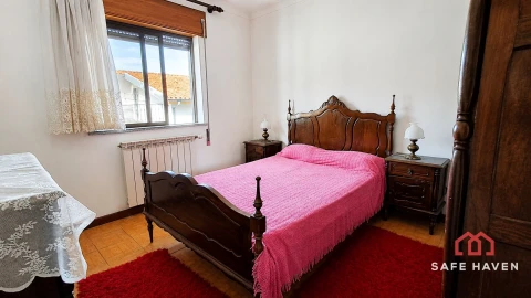 Moradia T5 para Venda em Sazes da Beira
