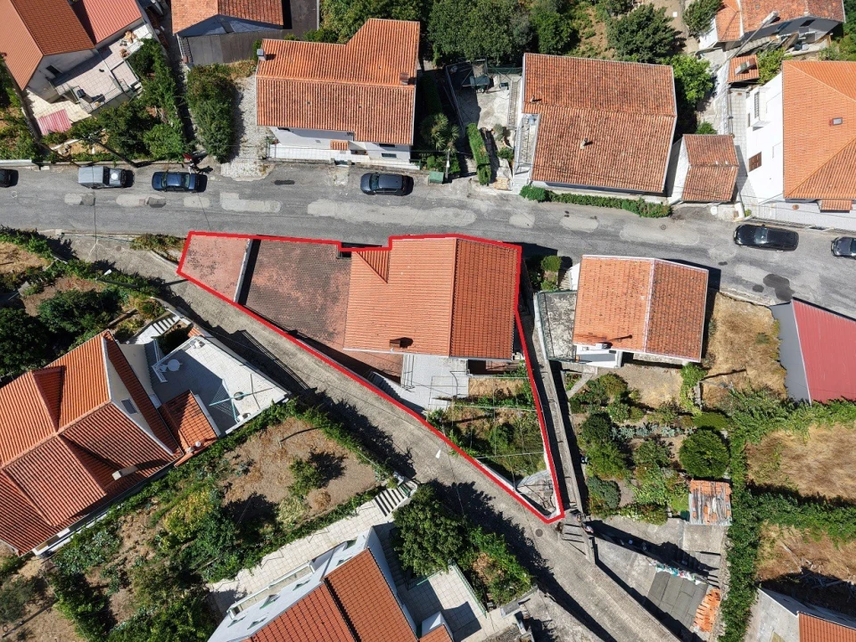 Moradia T5 para Venda em Sazes da Beira Foto 3