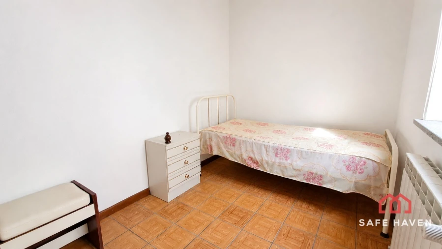 Moradia T5 para Venda em Sazes da Beira Foto 18