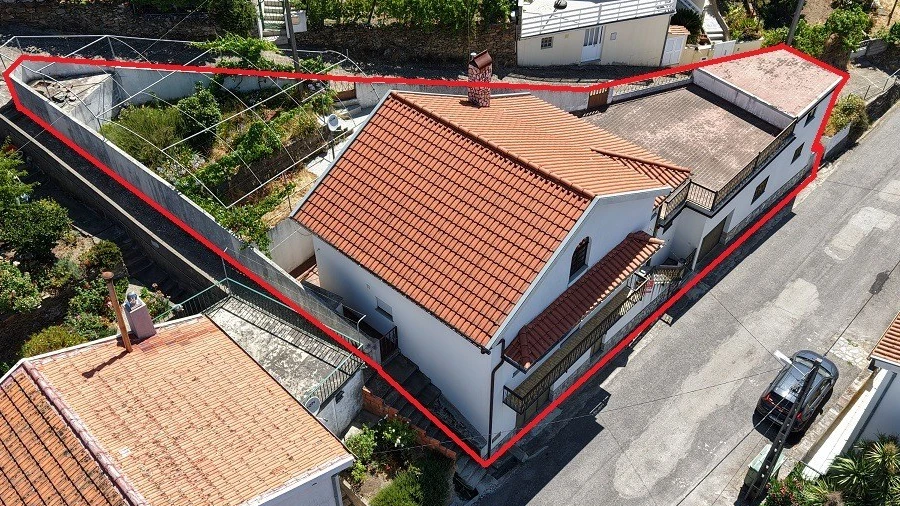 Moradia T5 para Venda em Sazes da Beira