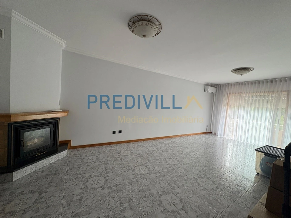 Apartamento T3 para Venda em Castêlo da Maia Foto 8