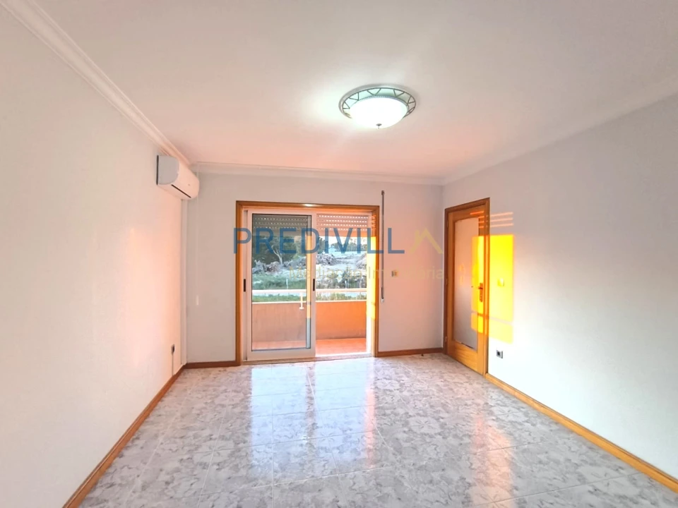 Apartamento T3 para Venda em Castêlo da Maia Foto 5