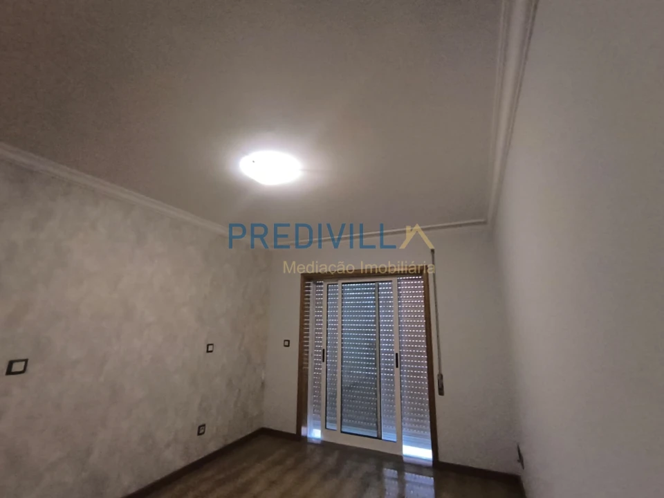 Apartamento T3 para Venda em Castêlo da Maia Foto 9